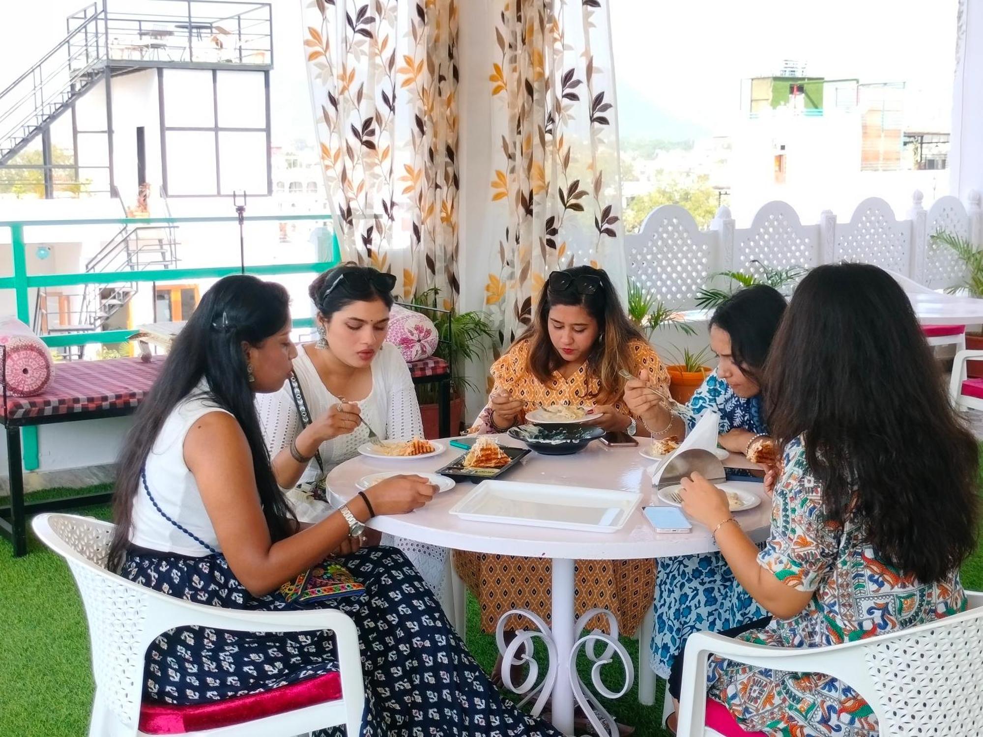 Krishna Stay Guest House Udaipur Eksteriør billede