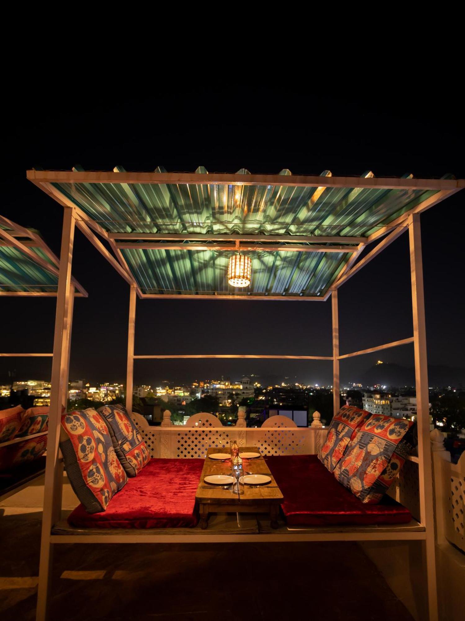 Krishna Stay Guest House Udaipur Eksteriør billede