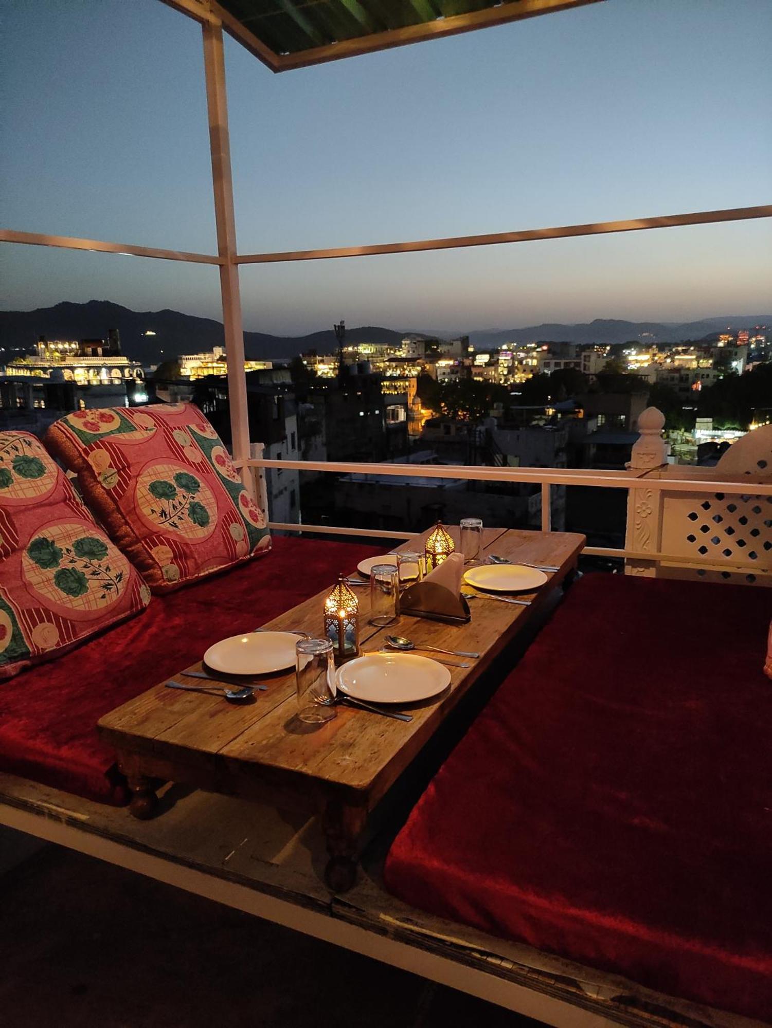 Krishna Stay Guest House Udaipur Eksteriør billede