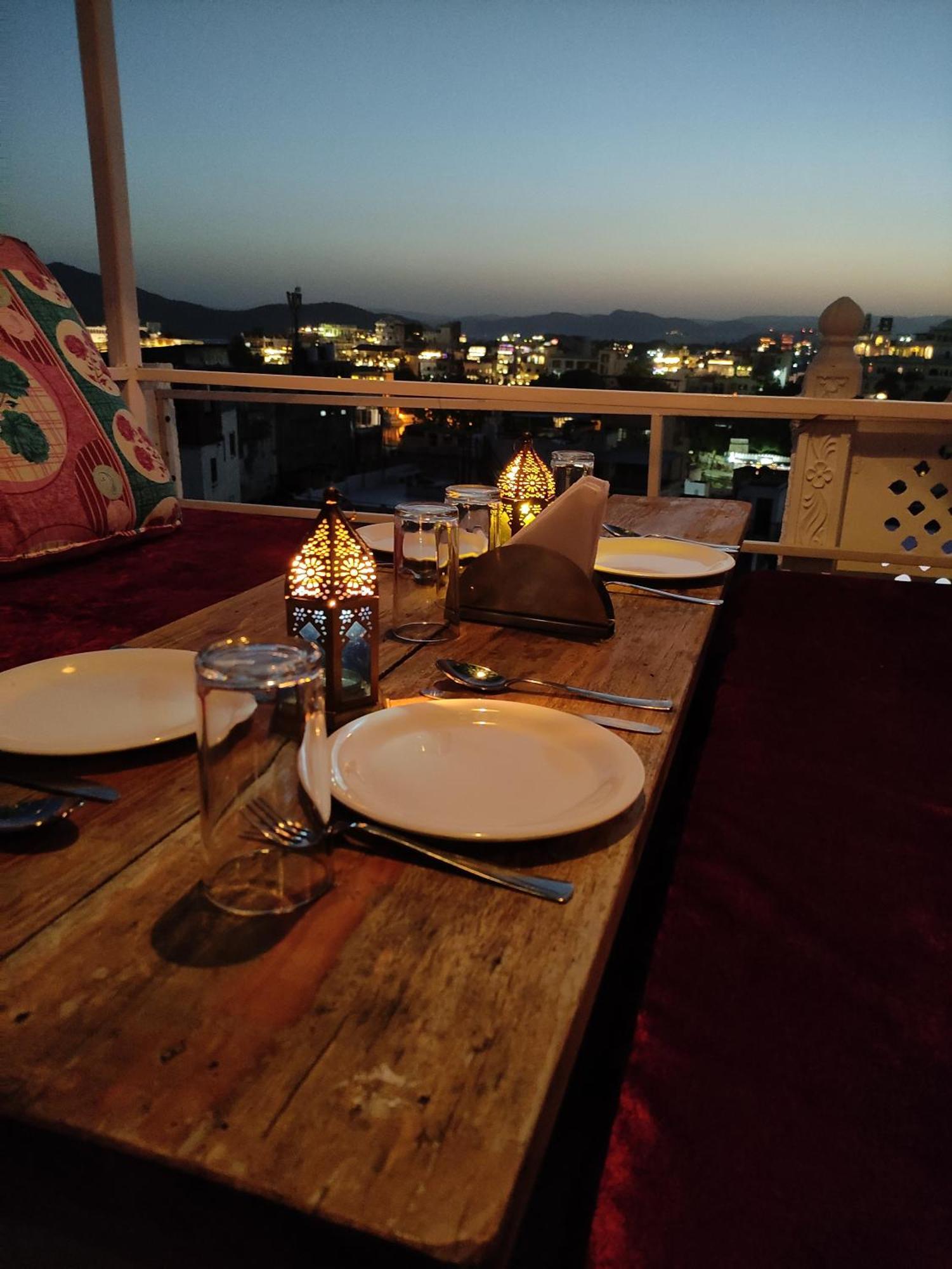 Krishna Stay Guest House Udaipur Eksteriør billede