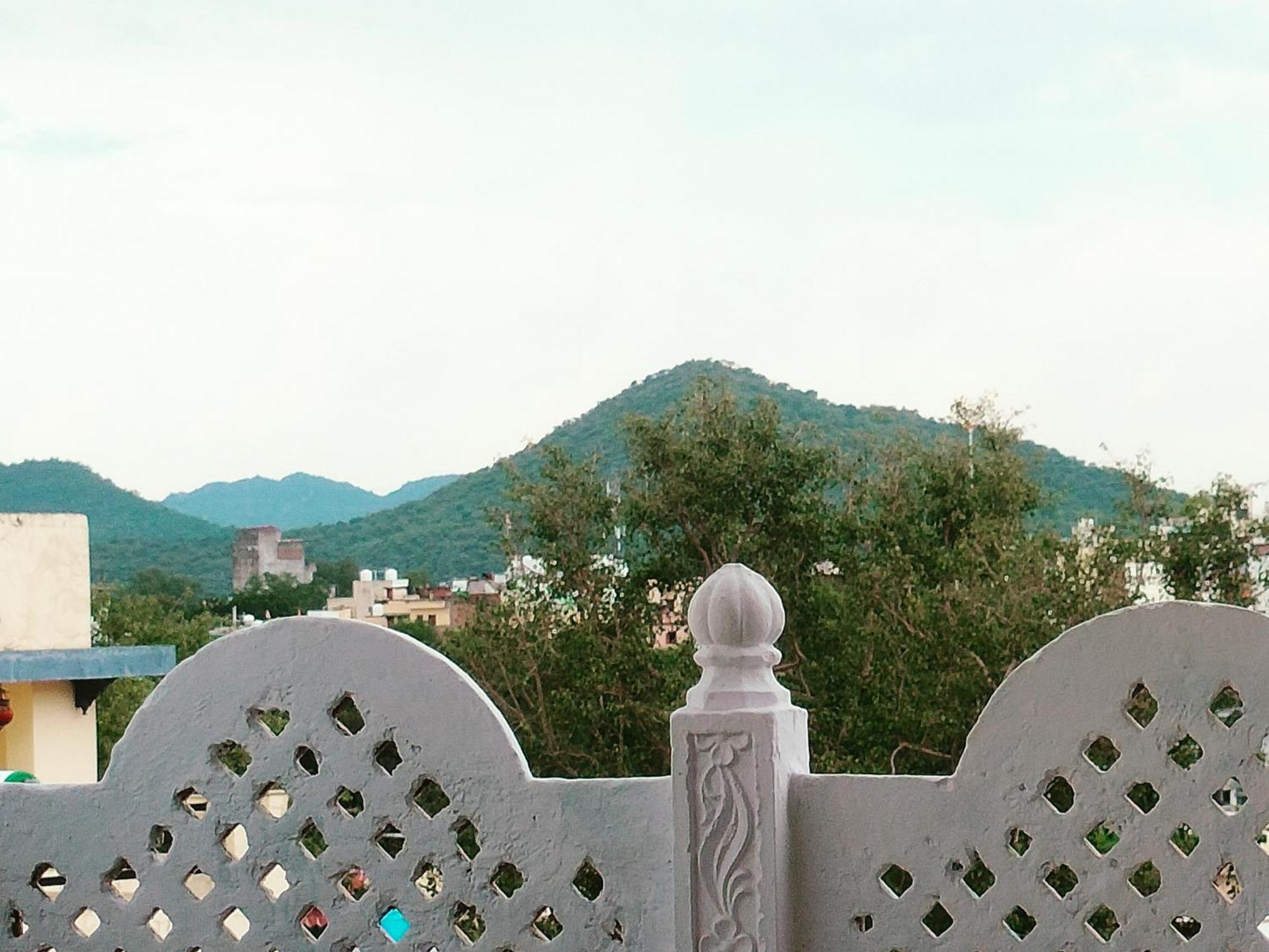 Krishna Stay Guest House Udaipur Eksteriør billede