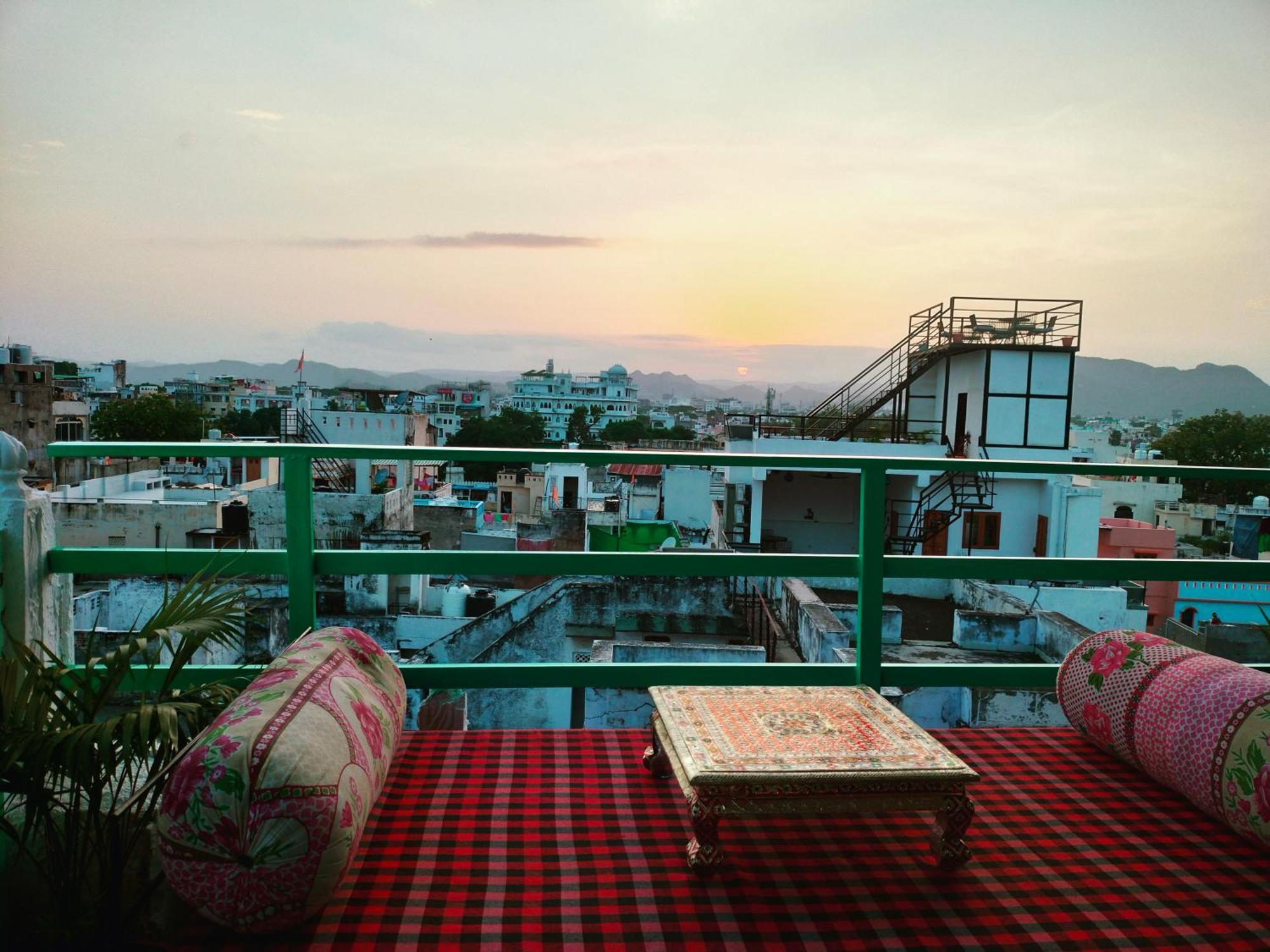 Krishna Stay Guest House Udaipur Eksteriør billede