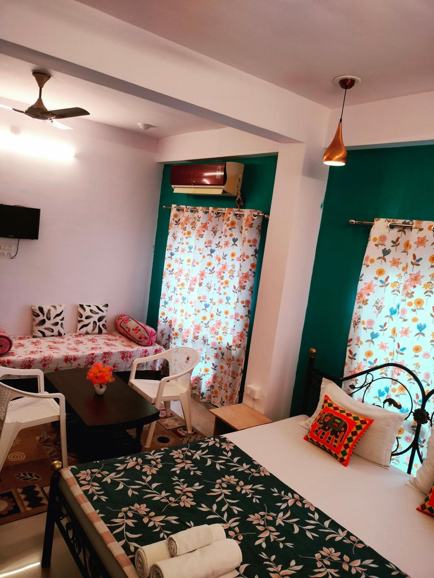 Krishna Stay Guest House Udaipur Værelse billede